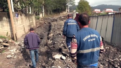 muhabir - Heyelan nedeniyle yol çöktü - ZONGULDAK  Videosu