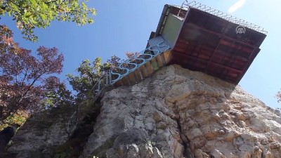 muhabir - Kayalığa inşa ettiği evde doğayla iç içe yaşıyor - BELA PALANKA  Videosu
