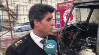  Sultanbeyli'de 2 araç alev alev böyle yandı 