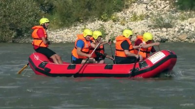 rafting heyecani - Tarihi Palu ilçesinde rafting heyecanı - ELAZIĞ Videosu