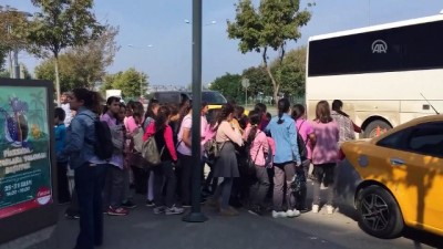 yuruyen merdiven - Alışveriş merkezinde yürüyen merdiven kazasında 12 öğrenci yaralandı - SAMSUN  Videosu