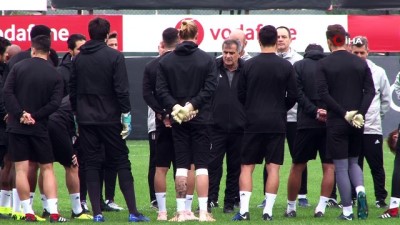 yildiz futbolcu - Beşiktaş, Genk maçının hazırlıklarını tamamladı Videosu