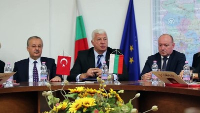yatirimci - Edirne Valisi'nden Bulgaristan Başbakanı'na 'baklava' - FİLİBE  Videosu