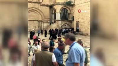 hukumet -  - İsrail Askerleri Bir Rahibi Tutukladı Videosu