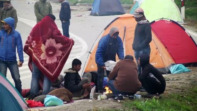 Sığınmacıların AB kapısında bekleyişi sürüyor - VELIKA KLADUSA