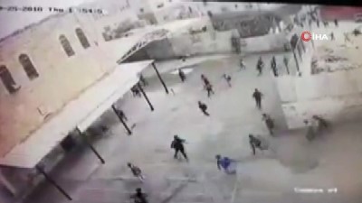  - İsrail askerleri ilkokula saldırdı
- İsrail askerleri ilkokul çocuklarına gaz bombası attı