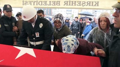 il baskanlari - Organlarıyla hayat veren şehit polis memuru toprağa verildi - KIRŞEHİR Videosu