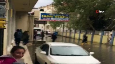 amator kamera -  Nurdağı’nda aşırı yağış vatandaşlara ve öğrencilere zor anlar yaşattı  Videosu