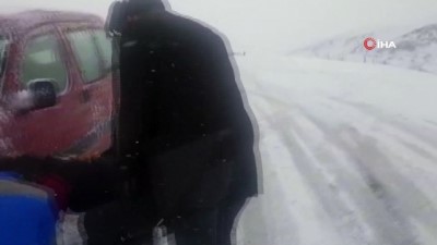  Doğu’da kar esareti başladı... Yollar ulaşıma kapandı, vatandaşlar mahsur kaldı 