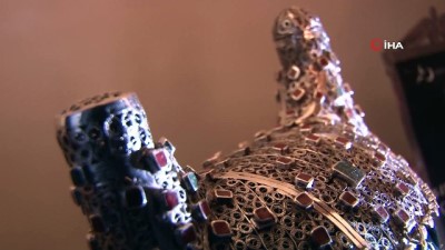 el emegi goz nuru -  Kanuni’nin su matarasından esinlenerek yapılan bu çantanın fiyatı 10 bin TL  Videosu