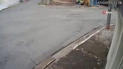 eziler -  - Brezilya'da Bisikletli Çocuk Otobüsün Altında Kaldı  Videosu