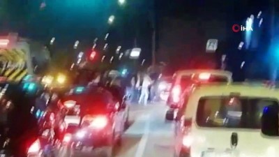 asker ugurlamasi -  Bursa’da trafik magandaları yine sahnede...Trafiği kapatan magandalar silah sıktılar, tepki gösteren vatandaşlara saldırdılar  Videosu