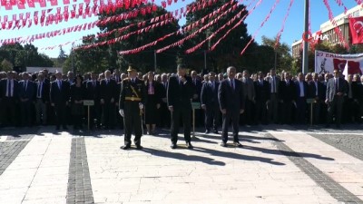  Gaziantep’te 29 Ekim coşkusu...Kutlamalara İstanbul'un yeni valisi de katıldı 