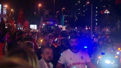 fener alayi -  Beşiktaş'ta binlerce vatandaşın katıldığı cumhuriyet coşkusu havadan görüntülendi Videosu