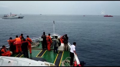 Endonezya’da yolcu uçağı denize düştü (2) - CAKARTA 