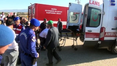 Hasta servisi ile işçileri taşıyan traktör çarpıştı: 5 yaralı - MANİSA