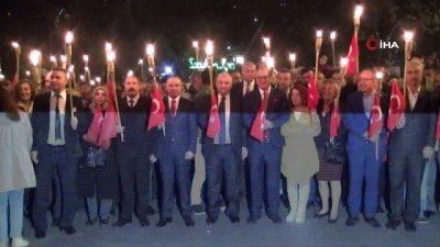  Manisa’da Cumhuriyet Bayramı coşkusu fener alayı ile ikiye katlandı