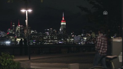 nathan - Empire State binası kırmızı-beyaz renklere büründü - NEW YORK  Videosu