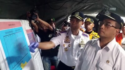 ucak enkazi - Endonezya Devlet Başkanı Widodo, uçak kazasının olduğu bölgede - CAVA  Videosu