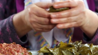 icli kofte - Lice'deki Mehmetçiklere 'anne yemeği' - KONYA Videosu