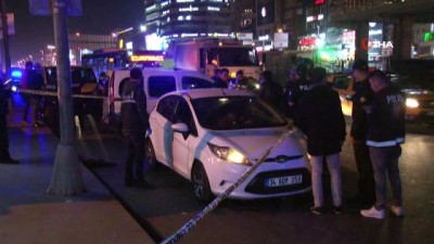 silahli saldiri -  Şirinevler E-5’te araç içerisindeki şahsa silahlı saldırı  Videosu