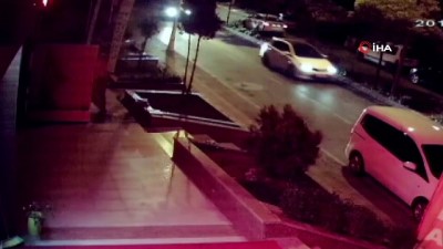 tenha -  Cumhuriyet Bayramında bayrak hırsızlığı kamerada  Videosu