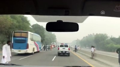 hakaret davasi - Pakistan'da protestocular yolları kapattı - LAHOR  Videosu