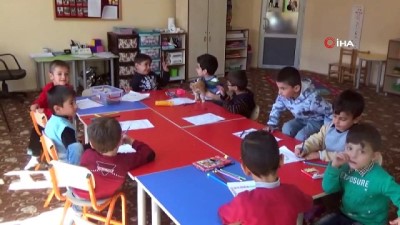 hayvan sevgisi -  Tedavi edilen yavru kedi, sınıfın üyesi oldu  Videosu