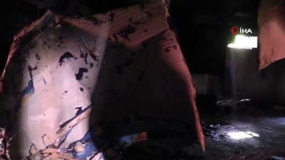 otomobil kundaklandi -  Uşak'ta kundakçı alarmı... Kundaklanan araç alev alev yandı Videosu