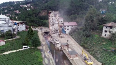 dere yatagi -  7 katlı binanın yıkımı 2. gününde devam ediyor  Videosu