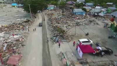 tsunami felaketi -  - Endonezya'da ölü sayısı bin 424'e çıktı  Videosu