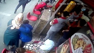gorgu tanigi -  Polisten kaçan uyuşturucu satıcılarının araçla vatandaşların arasına daldığı olayda yeni görüntüler ortaya çıktı  Videosu