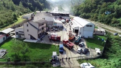  Trabzon’da süt ürünleri imalatı yapılan fabrikada çıkan yangın söndürüldü 