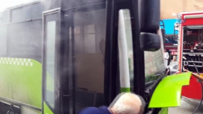 halk otobusu -  Yolcu dolu otobüste çıkan yangın korkuttu Videosu
