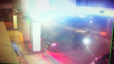 harekete gec -  Motosiklet hırsızlarından vatandaşa silahlı saldırı kamerada  Videosu