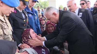 kuvvet komutanlari - TBMM Başkanı Yıldırım, Şehit Uzman Çavuş İnce'nin cenaze törenine katıldı - ANKARA Videosu