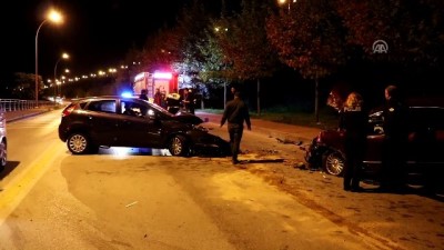 İki otomobil çarpıştı: 4 yaralı - KOCAELİ 