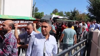 kabristan - Trafik kazasında ölen iki kardeş toprağa verildi - DENİZLİ  Videosu