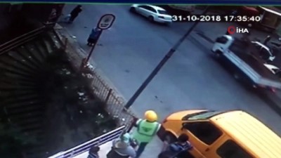 kisa mesafe -  Kağıthane’de frenleri boşalan fayans yüklü kamyon duvara girdi... O anlar kamerada  Videosu