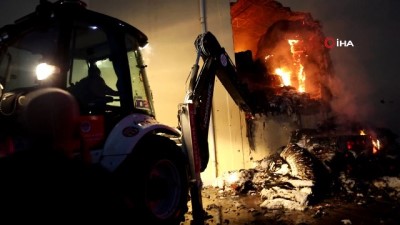  Pamuk deposu alev alev yandı 