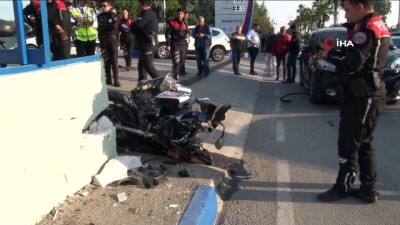 motorize ekip -  Kontrolsüz dönüş yapan araç motorize ekibe çarptı: 2 polis memuru yaralı Videosu