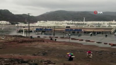 felaket -  - Suudi Arabistan’da sel felaketi  Videosu