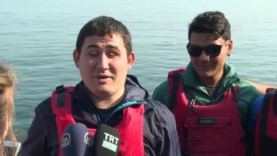 engelli genc - Görme engelli iki genç kanoyla İzmir Körfezi'ni geçti (2)  Videosu