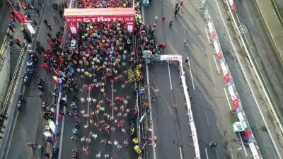 kadin atlet - Vodafone 40. İstanbul Maratonu başladı (4) - İSTANBUL  Videosu
