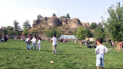 sibernetik - Diyarbakır'ın 'kalbi'nde su kanalı ve tünel bulundu (2) - Drone  Videosu
