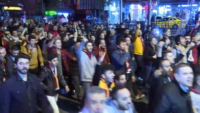 Galatasaraylı taraftarlardan TFF protestosu - İSTANBUL