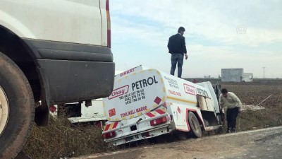 Yakıt tankeri ile işçi minibüsü çarpıştı: 8 yaralı - ŞANLIURFA 