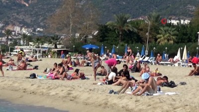 gunesli hava -  Antalya'da kasım ayında 26 dereci gören vatandaşlar sahillere koştu  Videosu