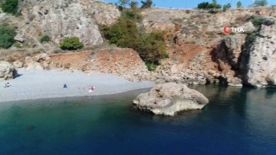  Antalya'da kasım ayında 26 dereci gören vatandaşlar sahillere koştu