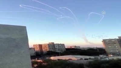 ibrani - Gazze'den İsrail'e atılan roketlerin Demir Kubbe hava savunma sistemi tarafından vurulması - AŞKELON  Videosu